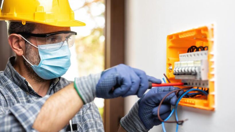 How to Choose the Right Electrician for Your Home Or Business